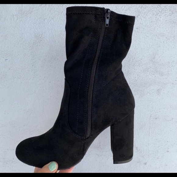 🆕 Betani Black🌹Floral Bootie - Picture 3 of 5